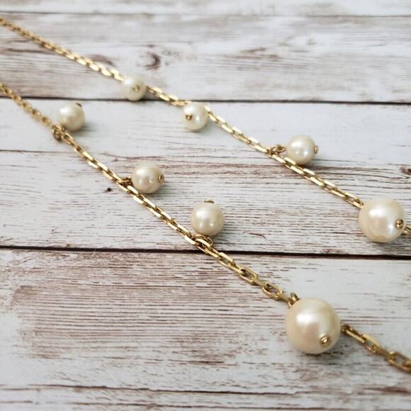 Vintage Necklace Faux Pearl & Gold Tone Necklace - Picture 3 of 5